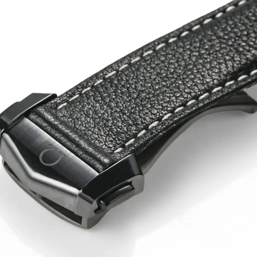 Omega Speedmaster "Dark Side of the Moon"