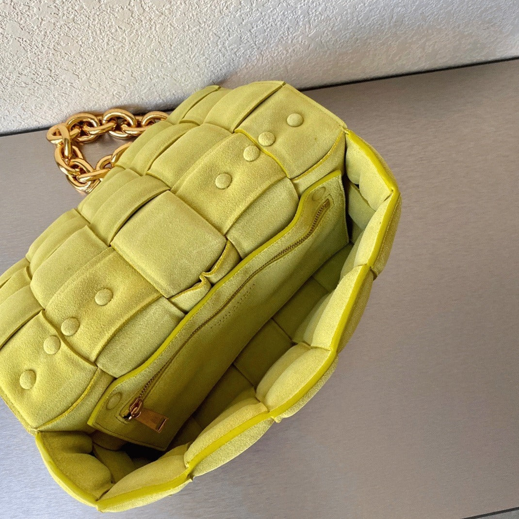 Boutique Quality || Bottega Veneta Chain Cassette Bag In Kiwi
