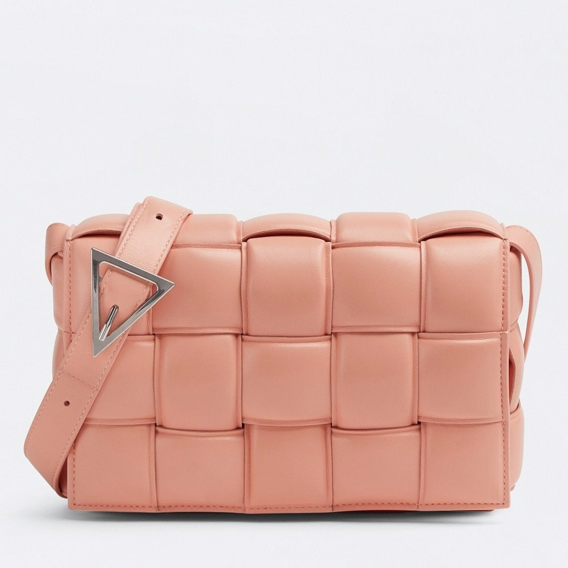 Boutique Quality || Bottega Veneta Padded Cassette Bag In Peachy