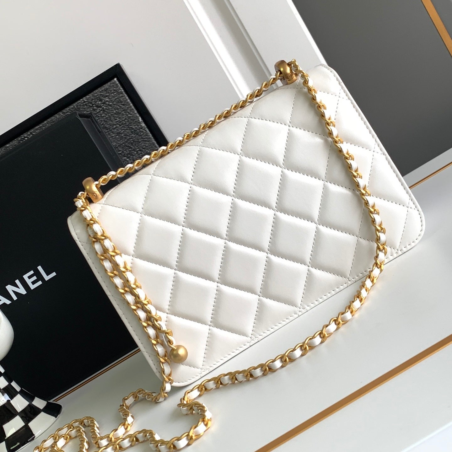 Boutique Quality || Chanel Large size 22cm Milk white Shoulder Bag