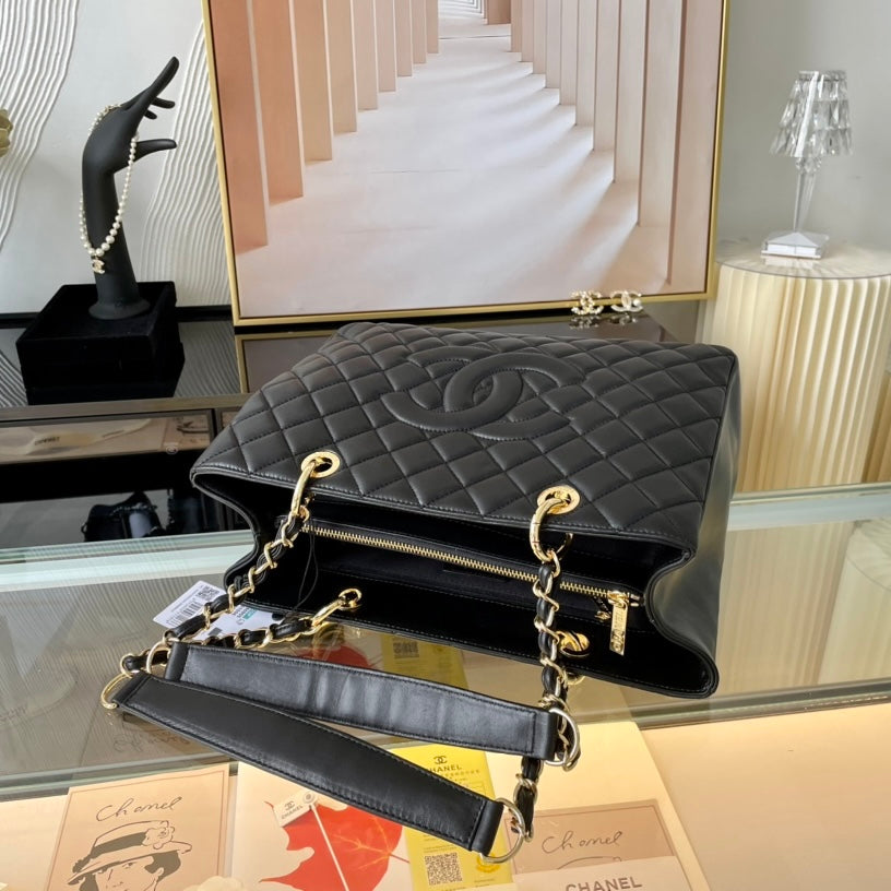 Boutique Quality || Chanel Classic Grand Shopping Tote in Black