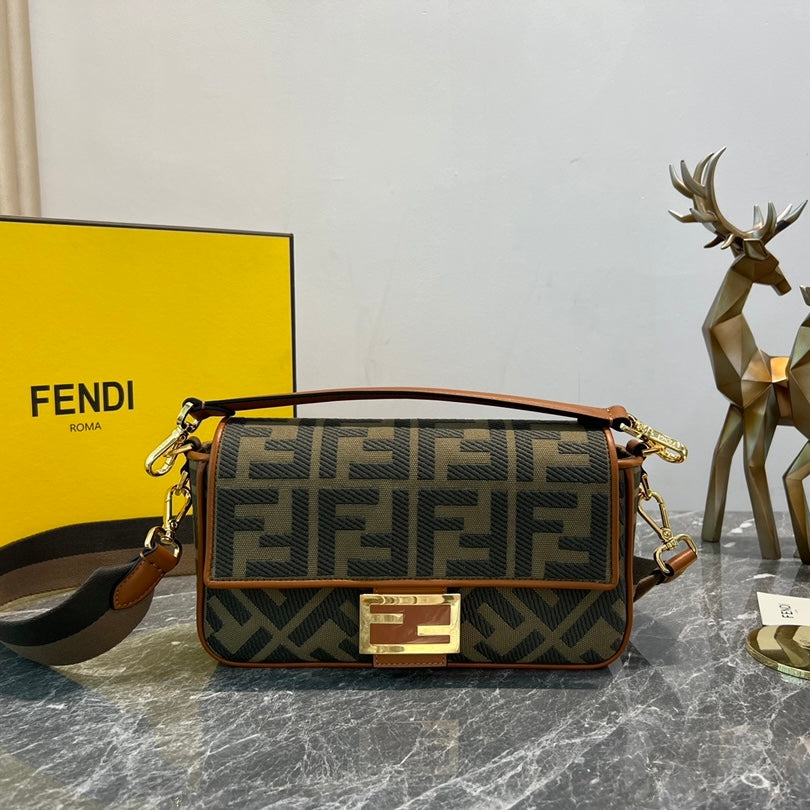 Boutique Quality || Fendi Baguette Bag