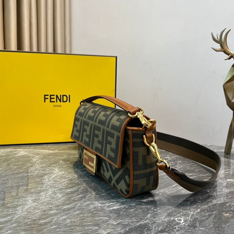 Boutique Quality || Fendi Baguette Bag