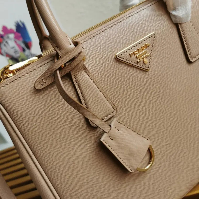 Boutique Quality || Prada Beige Galleria Medium Bag