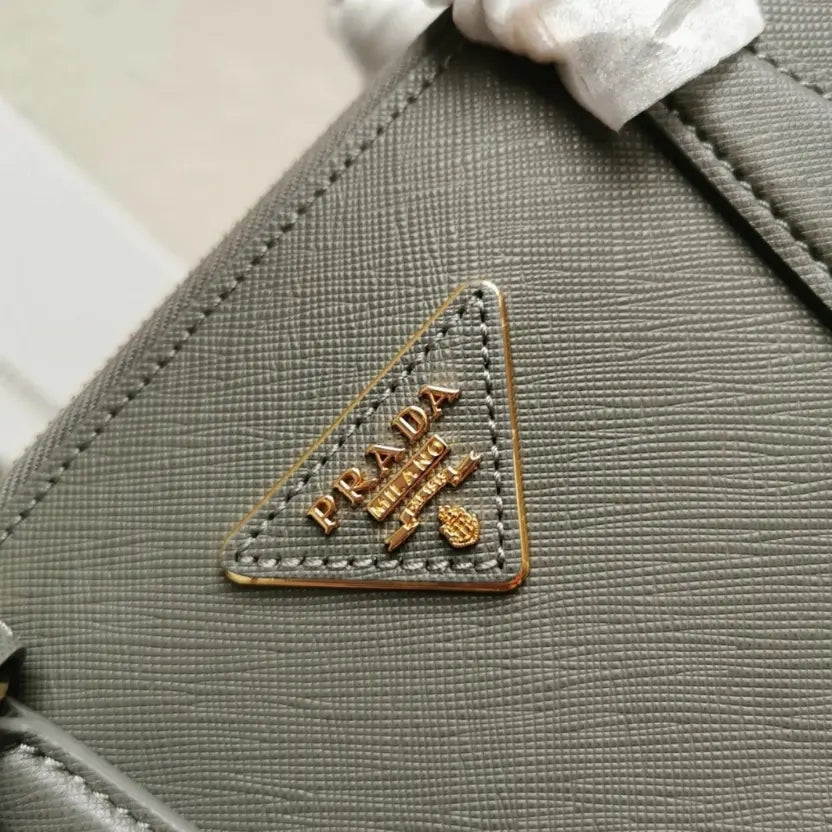 Boutique Quality || Prada Grey Galleria Medium Bag