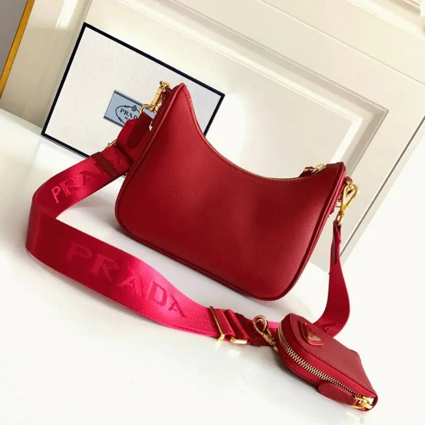 Boutique Quality || Prada Re-Edition 2005 Shoulder Bag in Red
