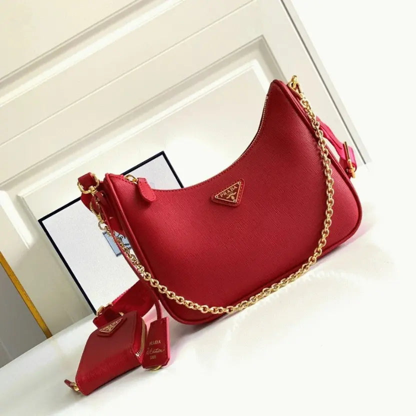 Boutique Quality || Prada Re-Edition 2005 Shoulder Bag in Red