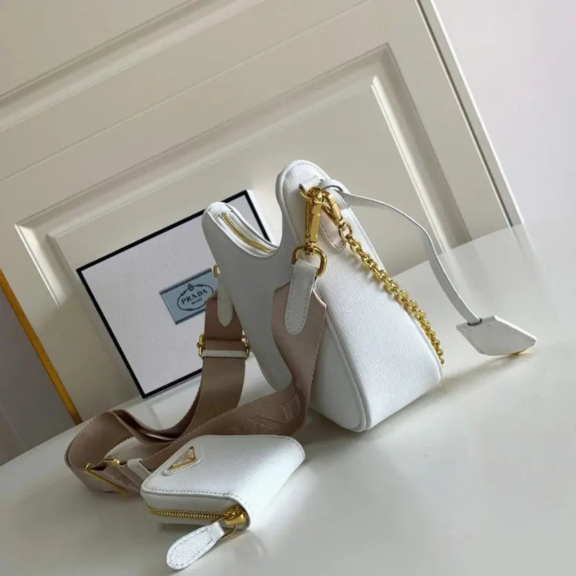 Boutique Quality || Prada Re-Edition 2005 Shoulder Bag in White