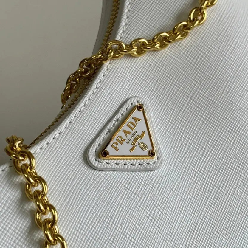 Boutique Quality || Prada Re-Edition 2005 Shoulder Bag in White