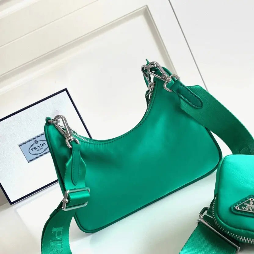 Boutique Quality || Prada Re-Edition Shoulder Bag in Green