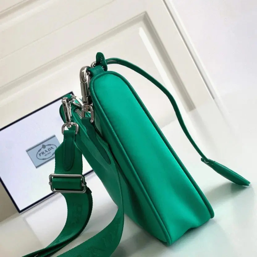 Boutique Quality || Prada Re-Edition Shoulder Bag in Green