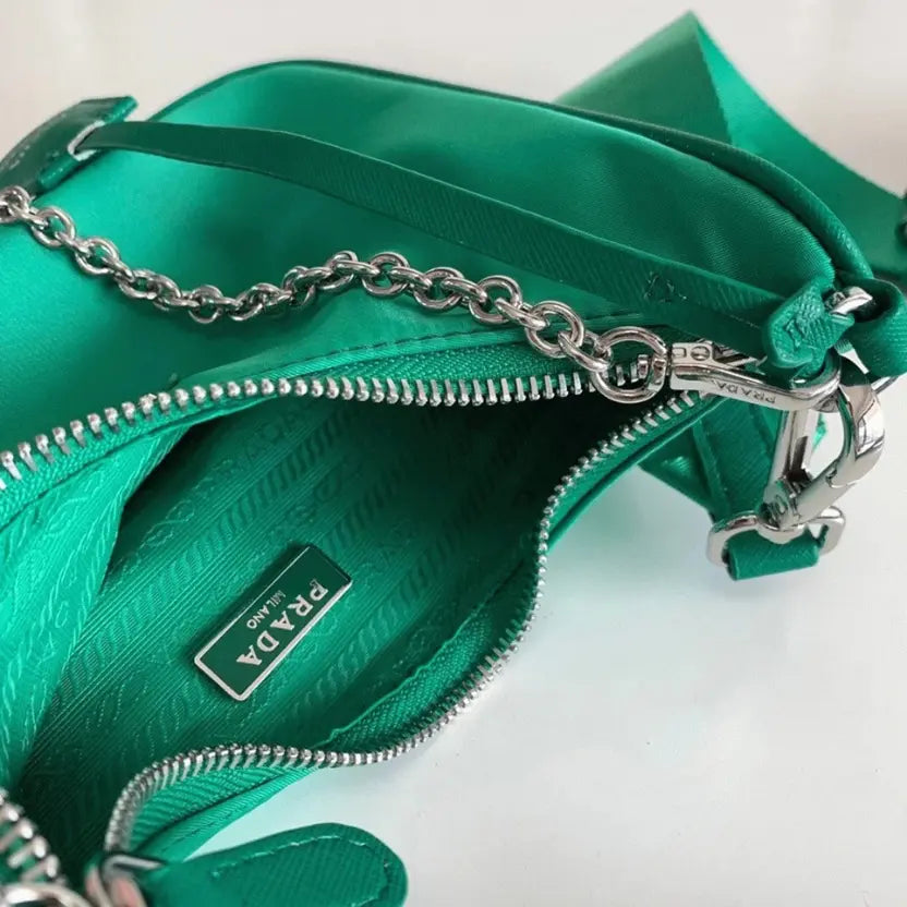 Boutique Quality || Prada Re-Edition Shoulder Bag in Green