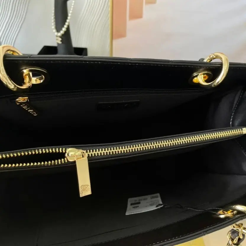 Boutique Quality || Chanel Classic Grand Shopping Tote in Black