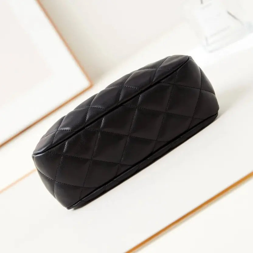 Boutique Quality || Chanel Clutch