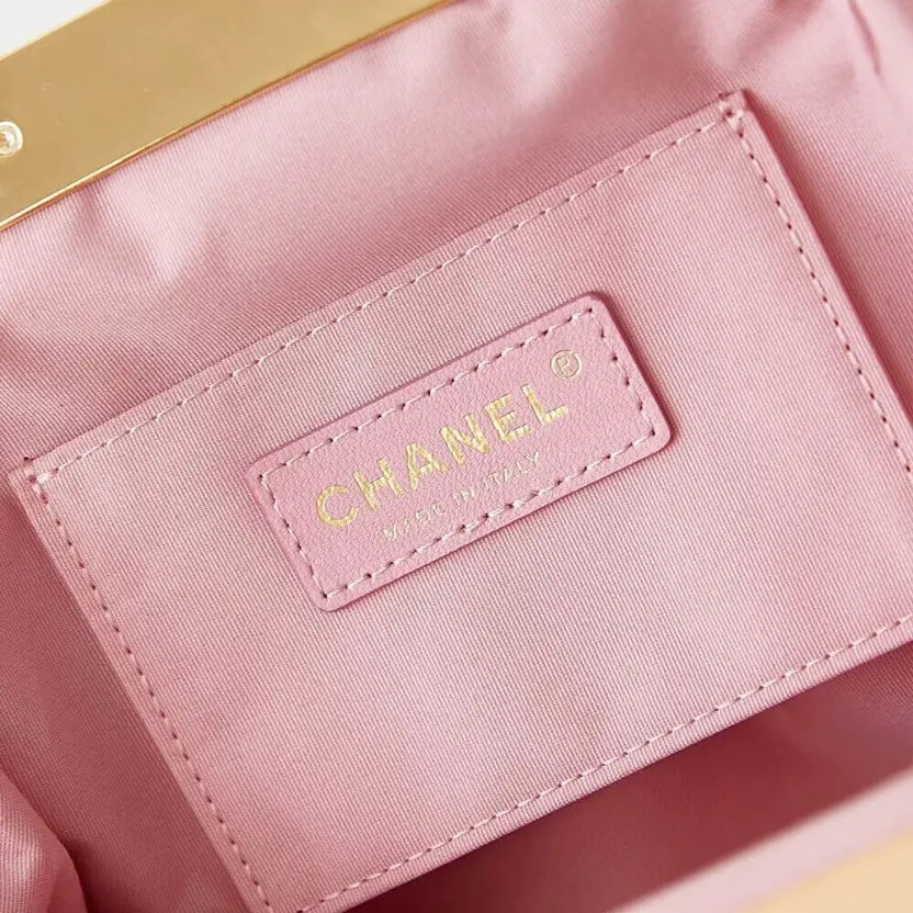 Boutique Quality || Chanel Clutch