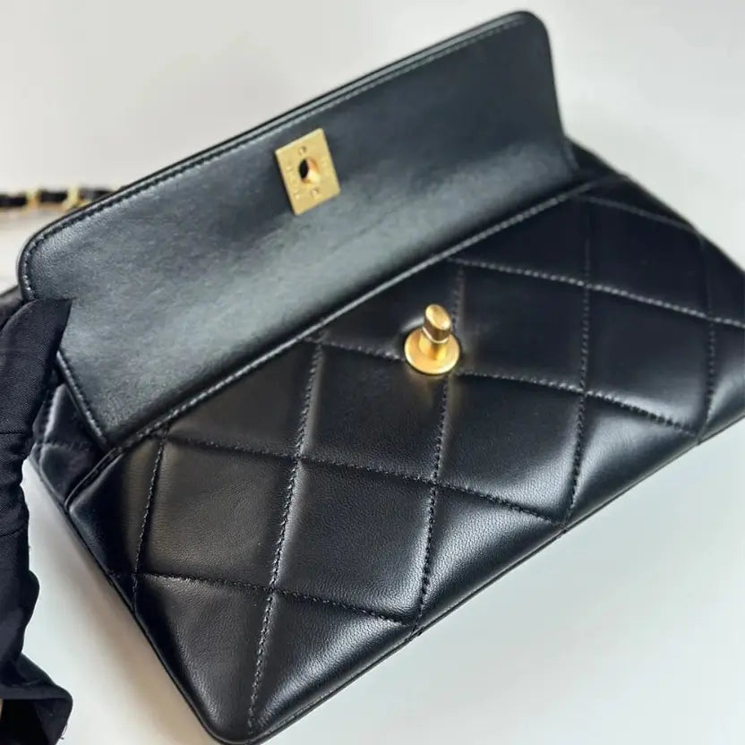 Boutique Quality || Chanel Clutch
