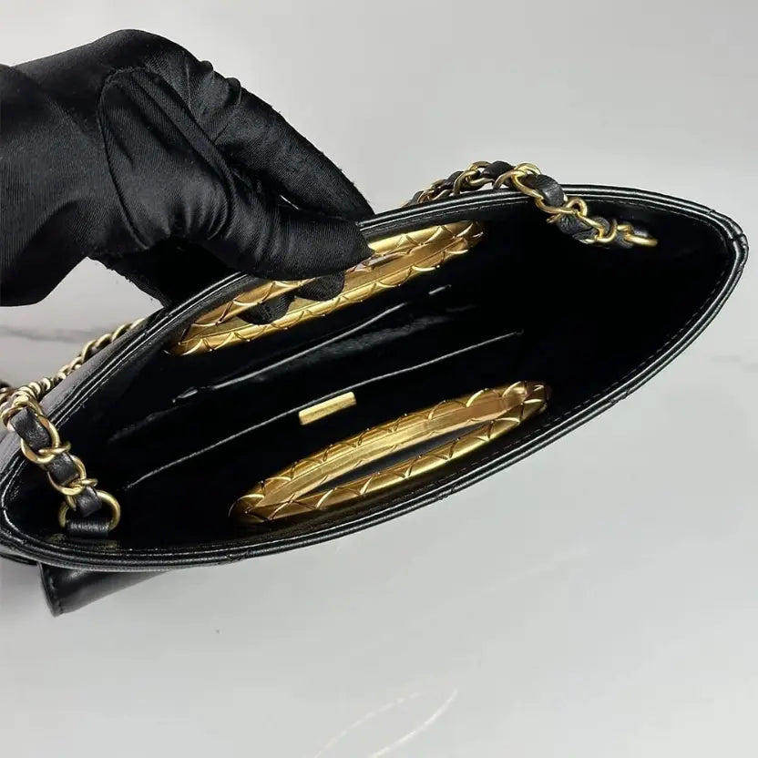 Boutique Quality || Chanel Clutch