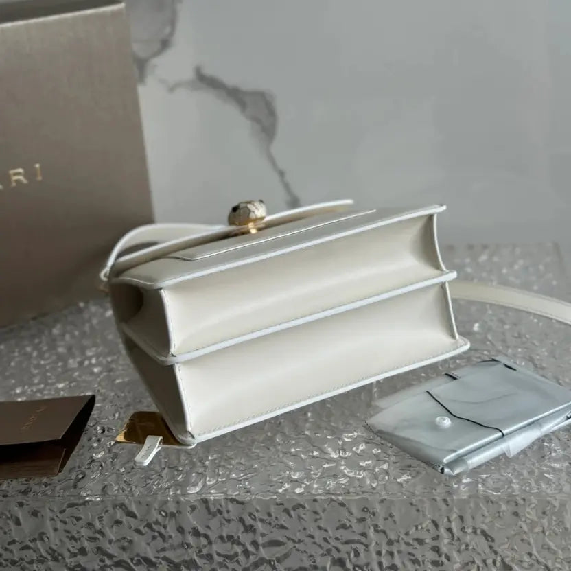 Boutique Level Quality || Bvlgari SERPENTI FOREVER Medium Tote Bag in White