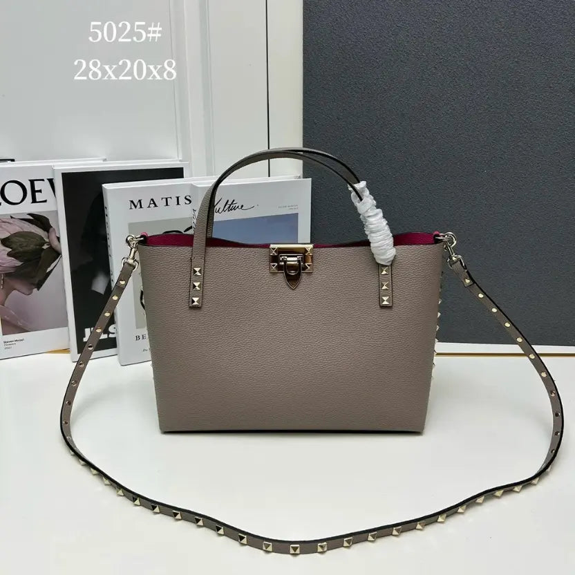 Boutique Level Quality || Valentino Garavani calfskin tote bag