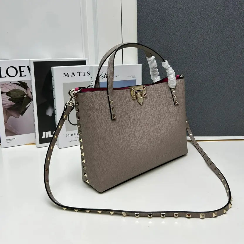 Boutique Level Quality || Valentino Garavani calfskin tote bag