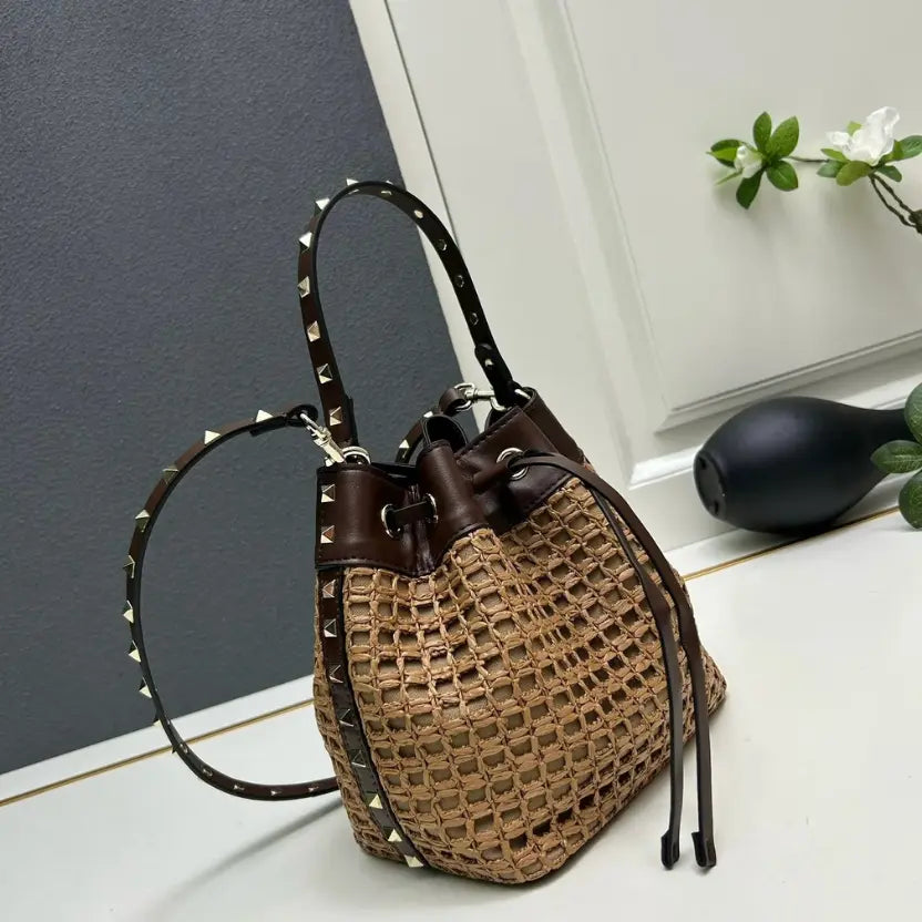 Boutique Level Quality || Valentino Garavani Rockstud Raffia Effect Bucket Bag in Tobacco/Cacao