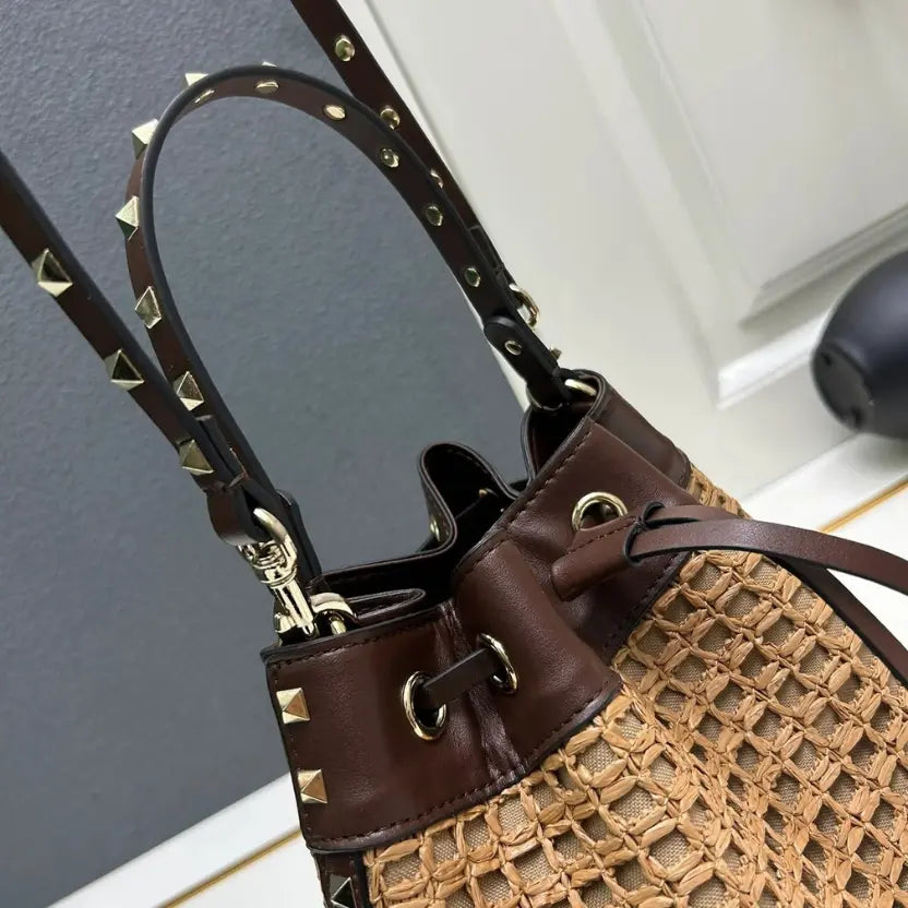 Boutique Level Quality || Valentino Garavani Rockstud Raffia Effect Bucket Bag in Tobacco/Cacao