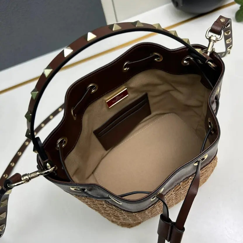 Boutique Level Quality || Valentino Garavani Rockstud Raffia Effect Bucket Bag in Tobacco/Cacao