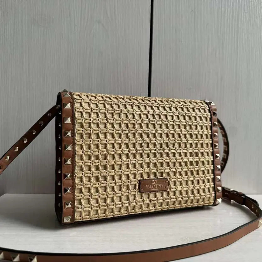 Boutique Level Quality || Valentino Garavani Rockstud small shoulder bag