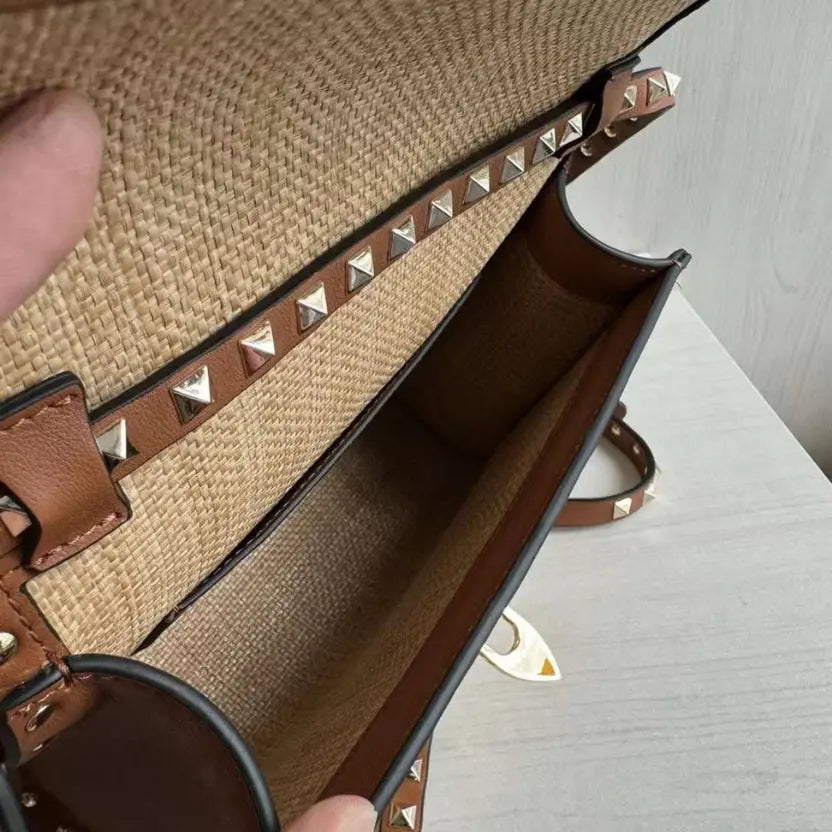 Boutique Level Quality || Valentino Garavani Rockstud small shoulder bag