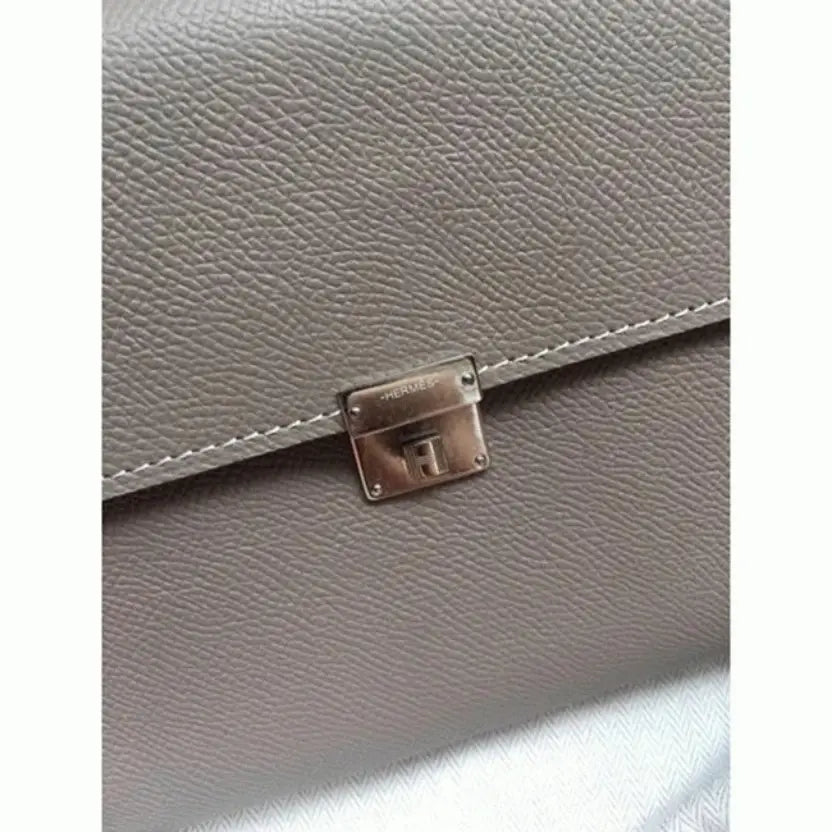 Boutique Quality || Grey 1:1 Hermes Clic wallet with strap