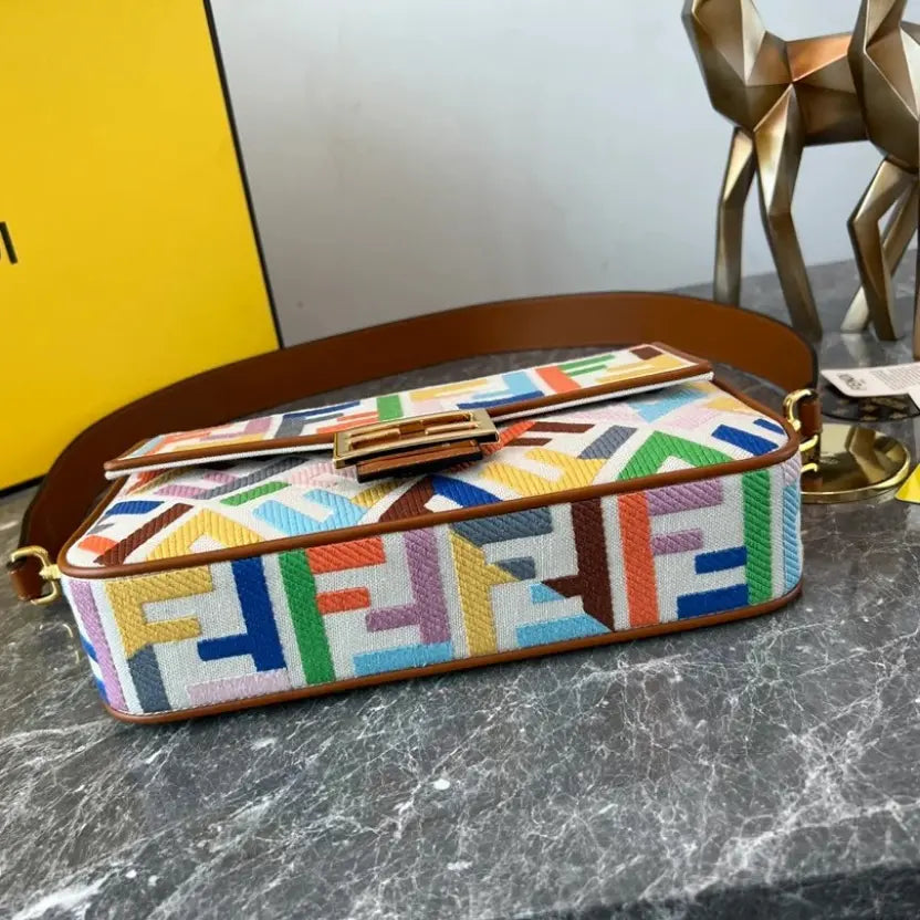 Boutique Quality || Fendi Baguette Mini bag