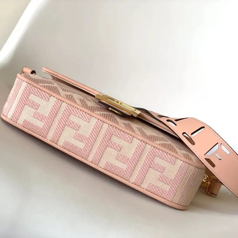 Boutique Quality || Fendi Classic Medium Style Baguette Bag