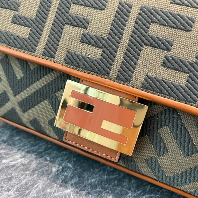 Boutique Quality || Fendi Baguette Bag