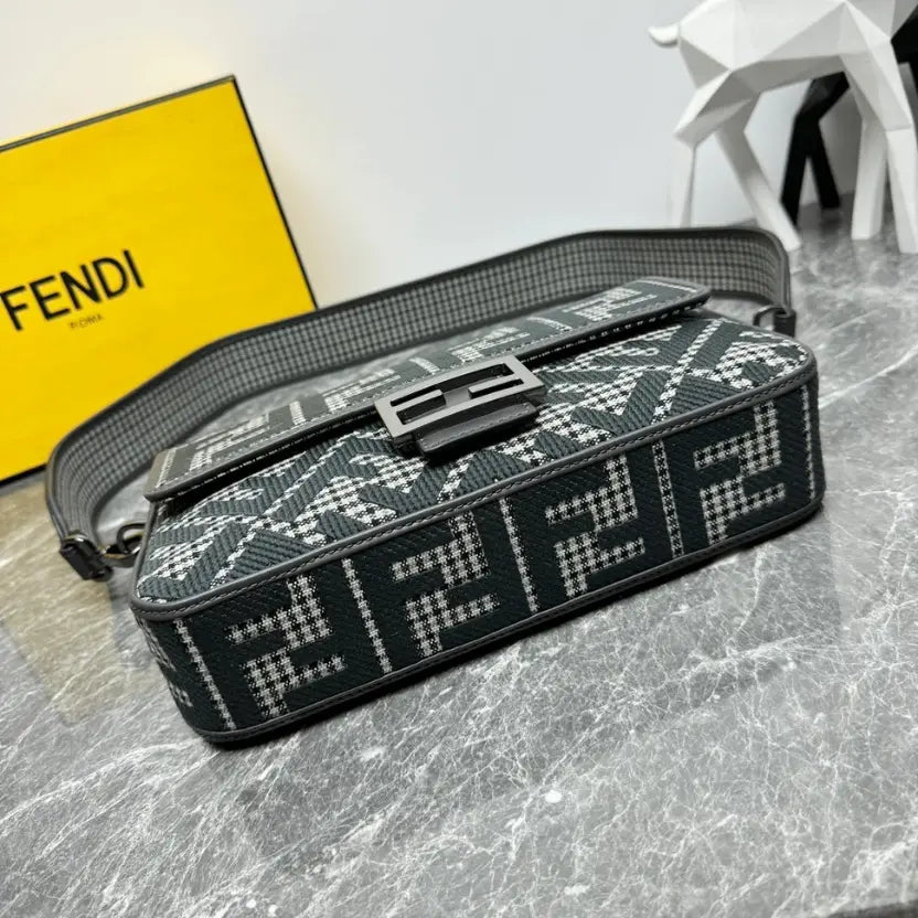 Boutique Quality || Fendi Iconic Baguette Medium Handbag