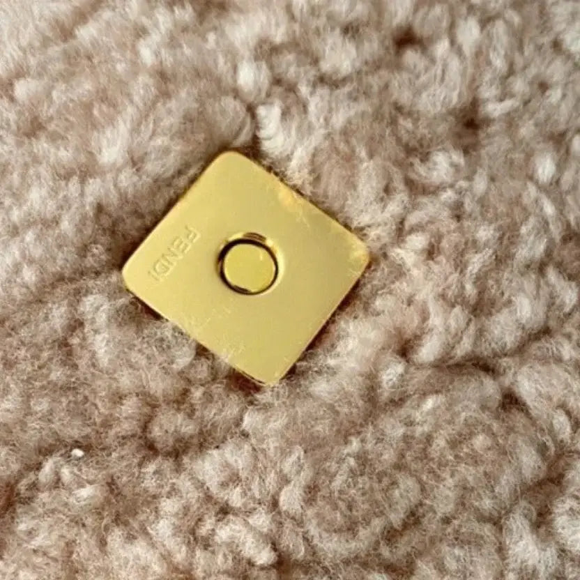 Boutique Quality || Fendi Medium Baguette Bag In Beige