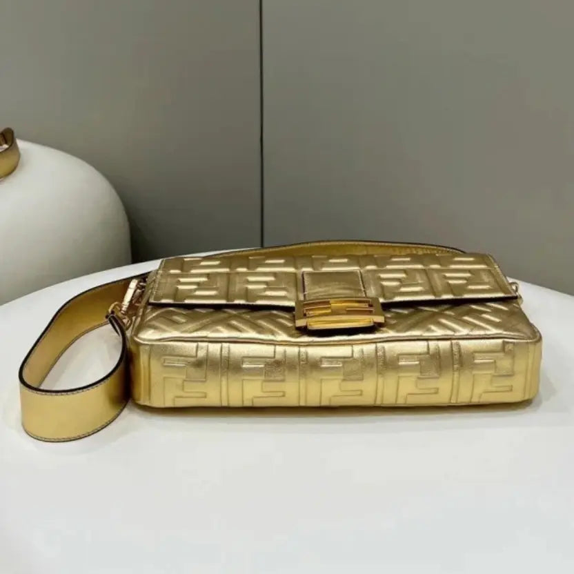 Boutique Quality || Fendi Large Baguette Bag In Gold FF