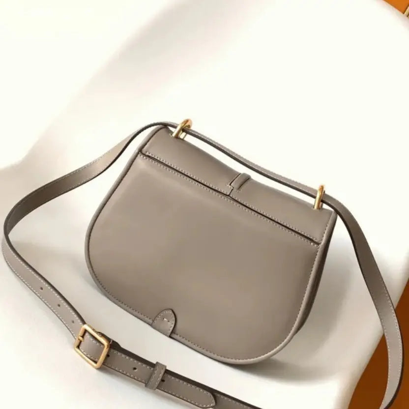 Boutique Quality || Fendi C’mon Medium Bag in Grey