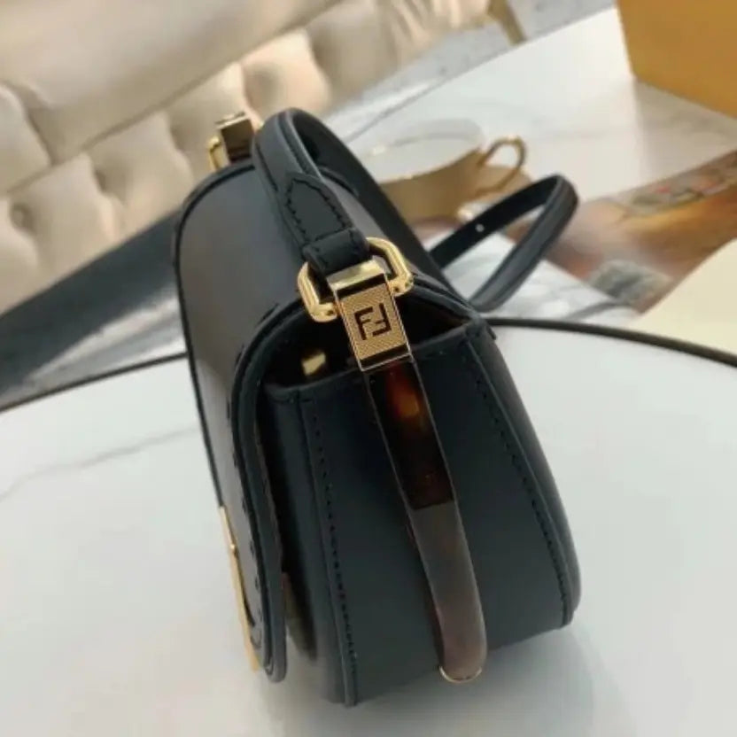Boutique Quality || Fendi Moonlight Saddle Bag In Black Calfskin