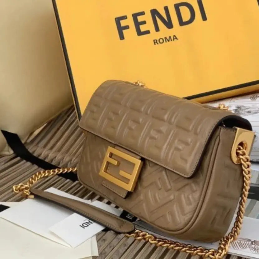 Boutique Quality || Fendi Baguette Chain Midi Bag In Taupe