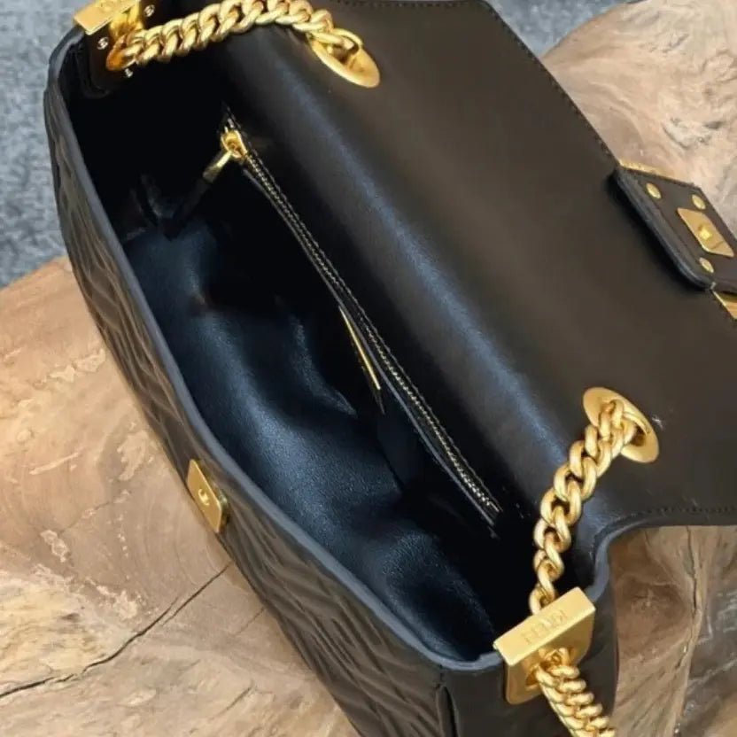 Boutique Quality || Fendi Baguette Chain Midi Bag In Black