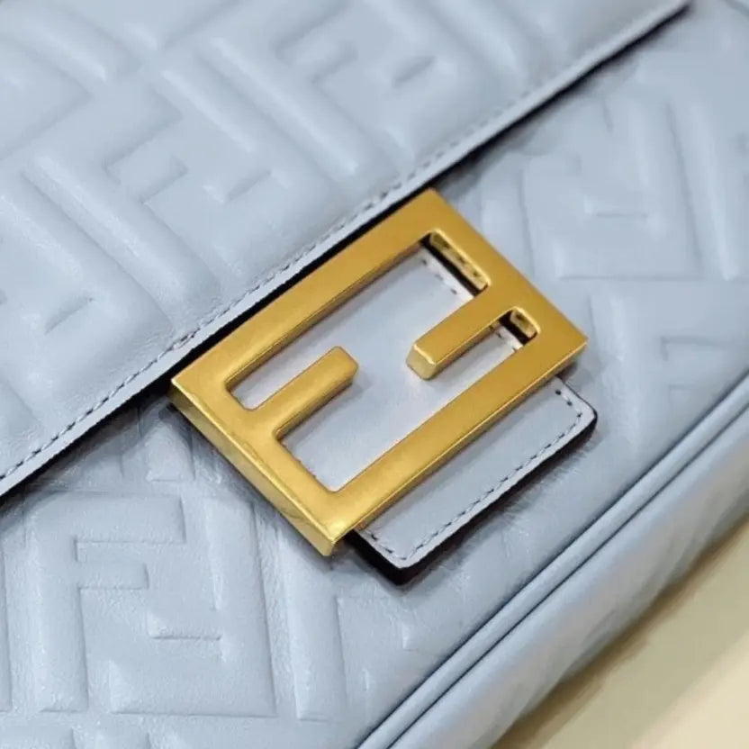 Boutique Quality || Fendi Baguette Chain Midi Bag In Blue