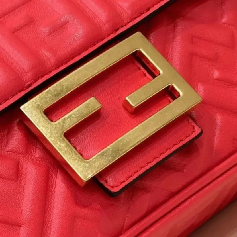 Boutique Quality || Fendi Baguette Chain Midi Bag In Red