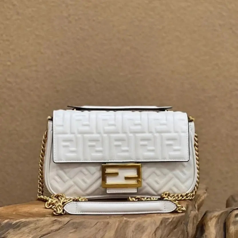 Boutique Quality || Fendi Baguette Chain Midi Bag In White