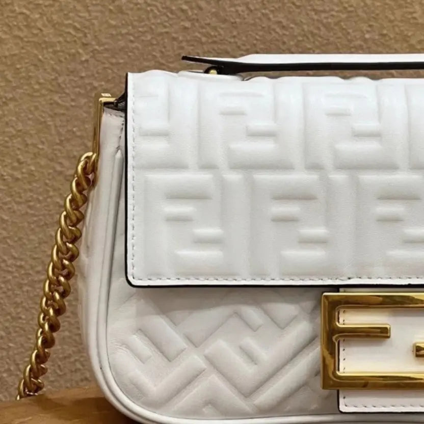 Boutique Quality || Fendi Baguette Chain Midi Bag In White