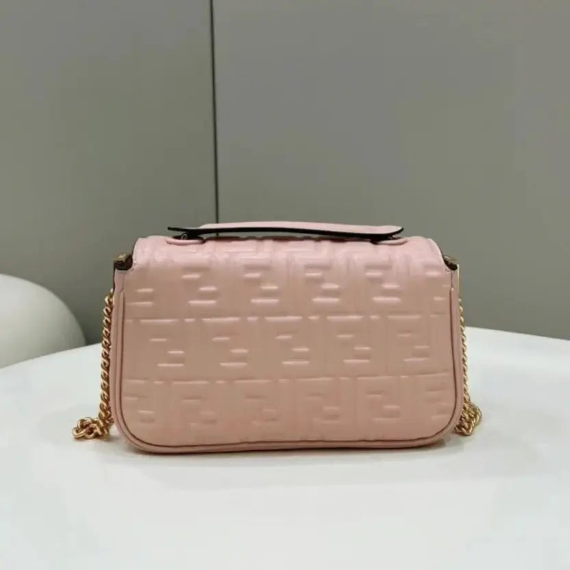 Boutique Quality || Fendi Baguette Chain Midi Bag In Powder