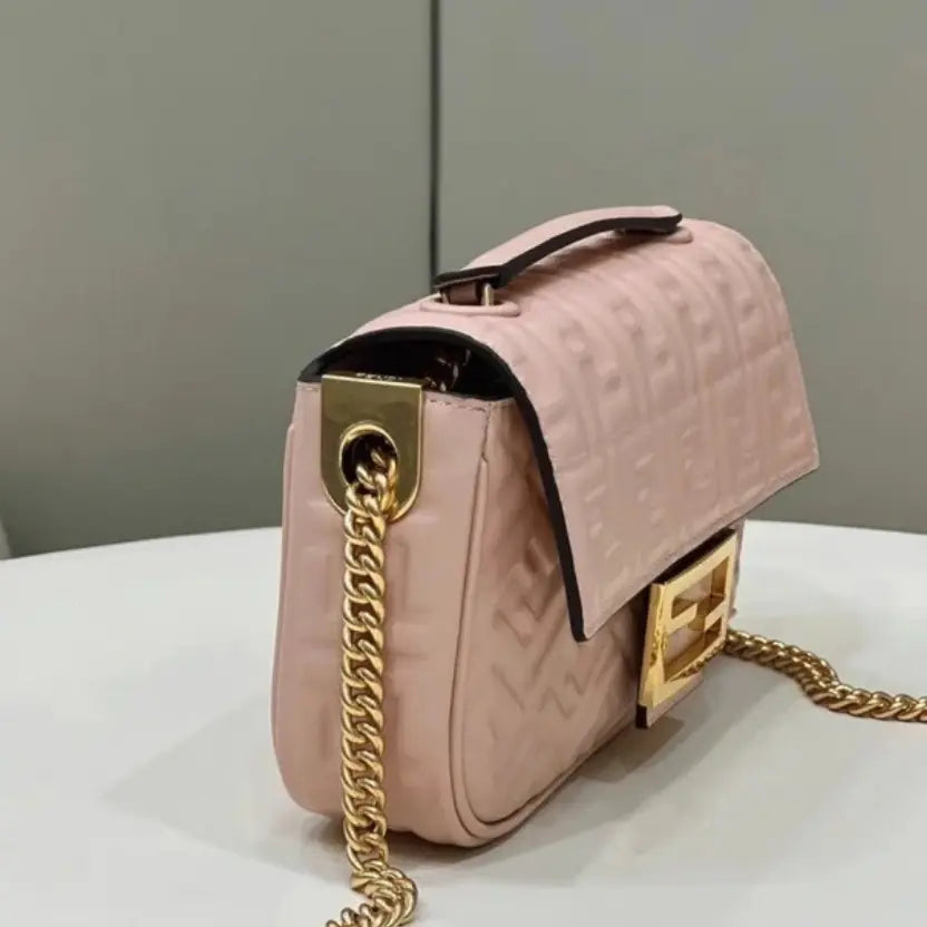 Boutique Quality || Fendi Baguette Chain Midi Bag In Powder