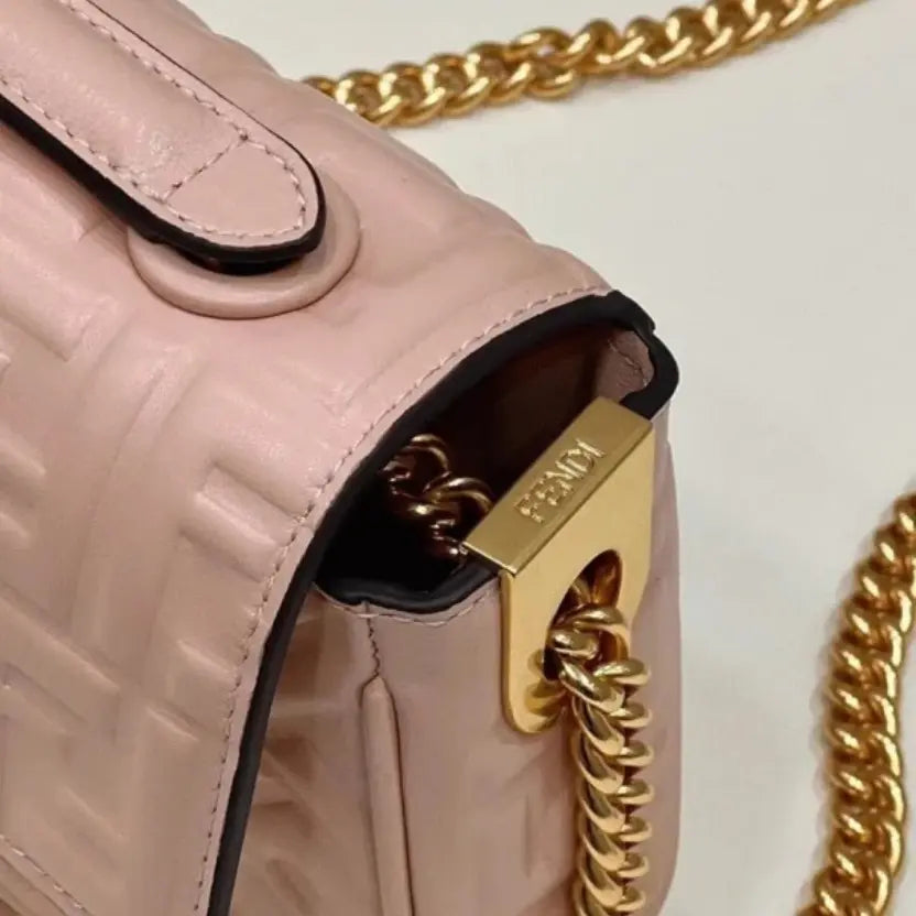 Boutique Quality || Fendi Baguette Chain Midi Bag In Powder