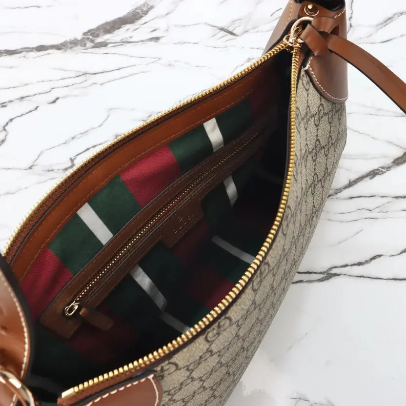 Boutique Quality ||  815217  || Gucci Shoulder Bag