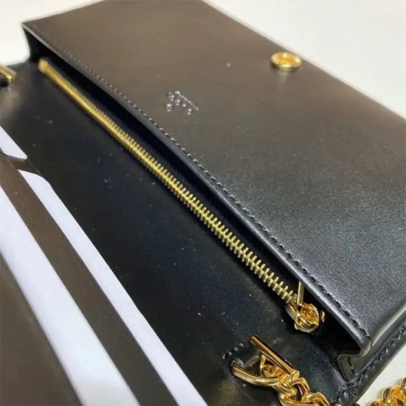 Boutique Quality || 621892 || Gucci Horsebit 1955 Wallet With Chain