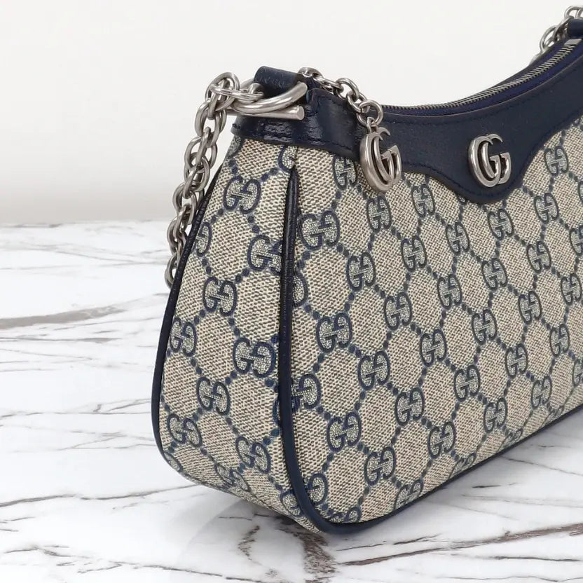 Boutique Quality ||  735132 || Gucci Shoulder Bag